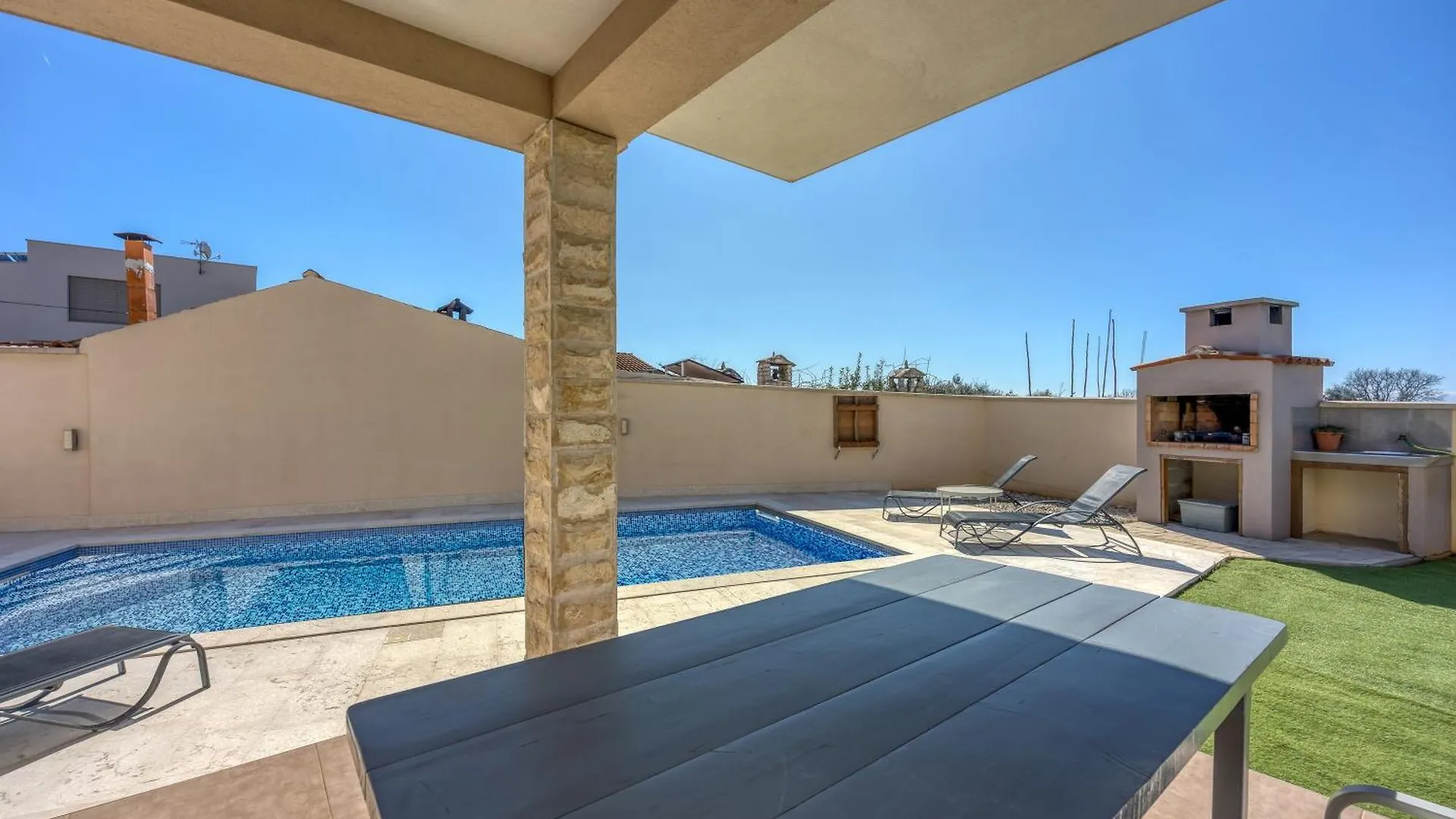 Villa Queen Jelena - Happy Rentals Galižana Appartement