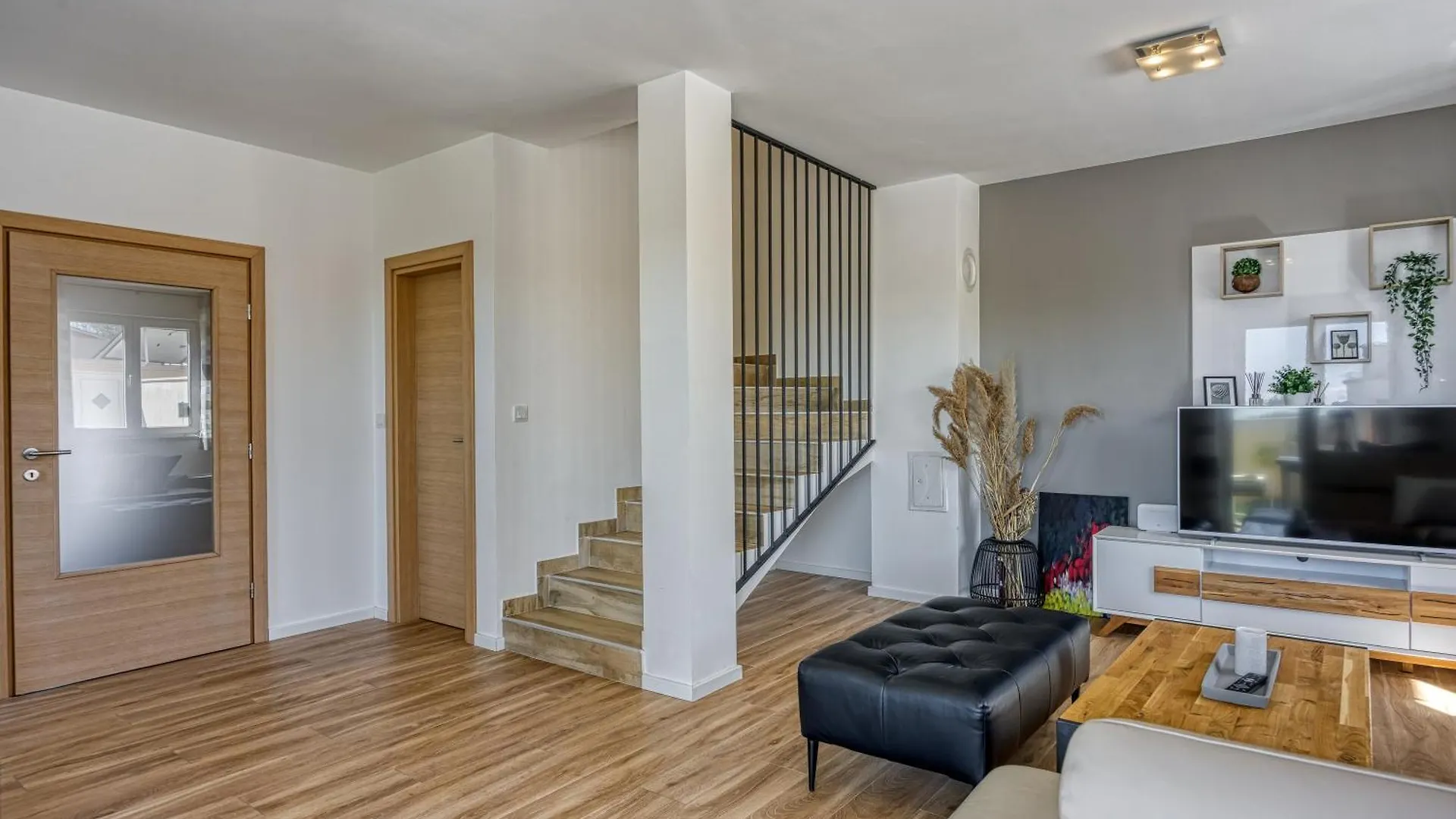 Villa Queen Jelena - Happy Rentals Galizana Apartment